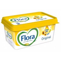 Flora Rostlinný roztíratelný tuk se sníženým...